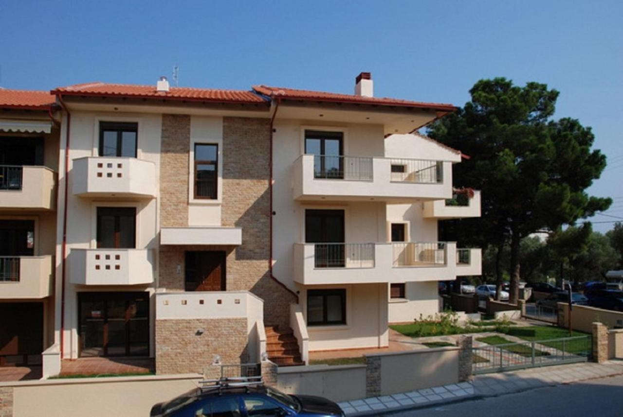 Alexandros Maisonettes & Apartments Nea Moudania Exterior foto